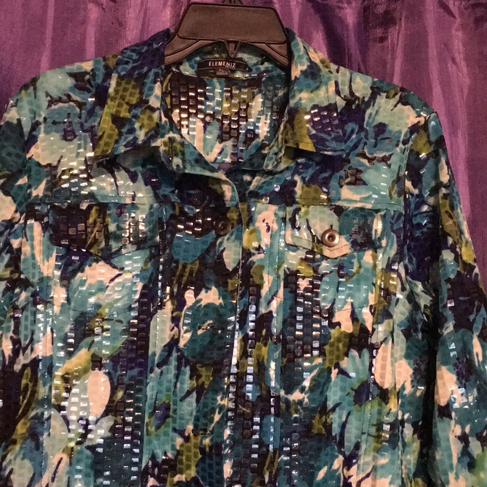 “ Statement Jacket”Very Shiny Material Light - image 2